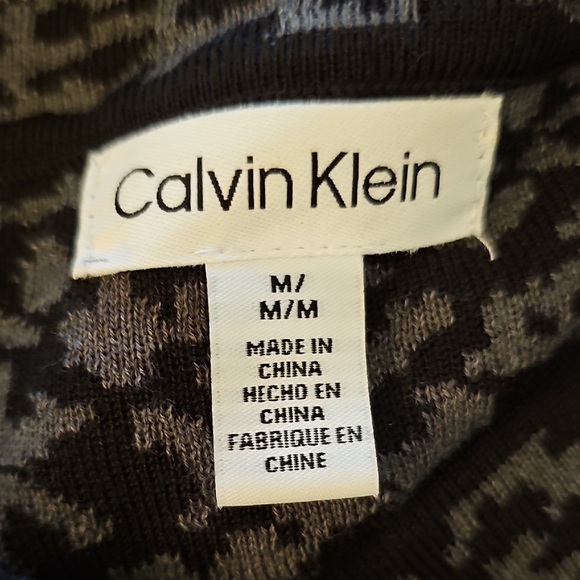 Sweater - Picture 15 of 16